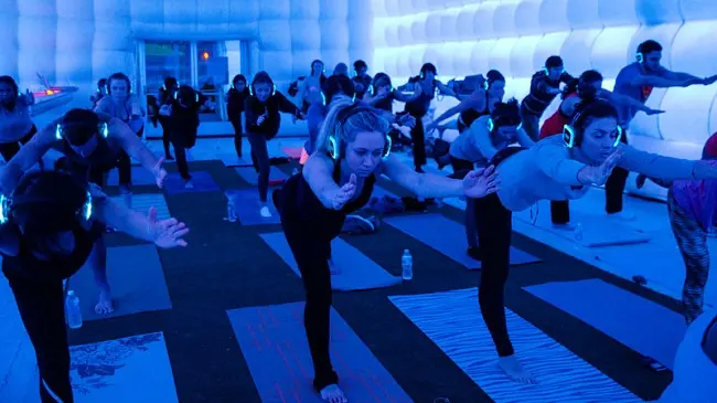 Silent Disco yoga - fokusirajte se na svoju praksu 2 Silent Disco yoga – fokusirajte se na svoju praksu