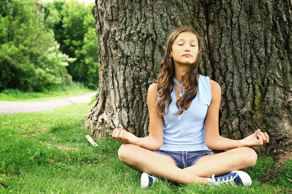 5 jednostavnih asana za tinejdžere